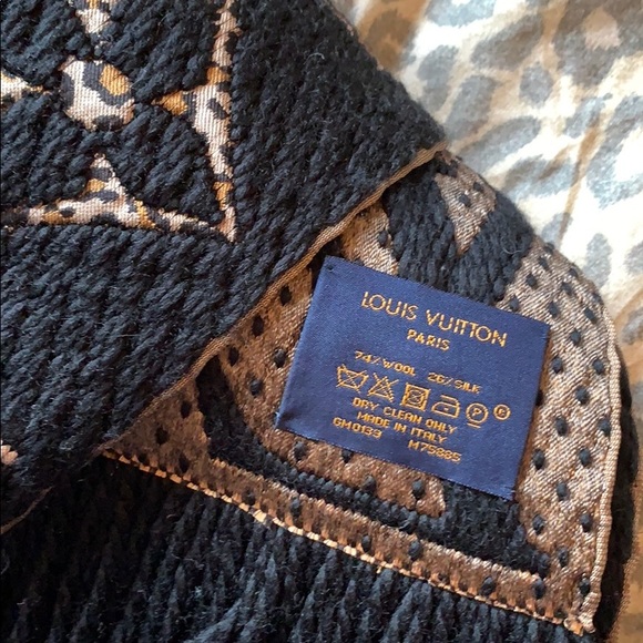 SOLD 🚨 Louis Vuitton leopard scarf - Picture 4 of 5